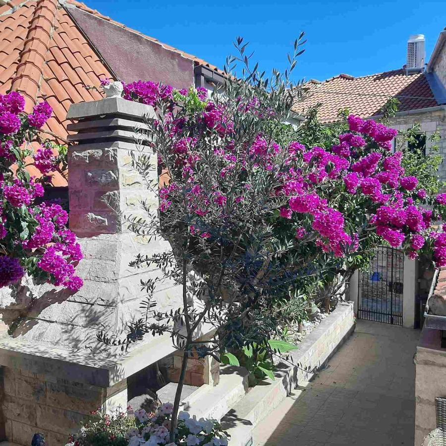 Vila Dora Supetar Exterior foto