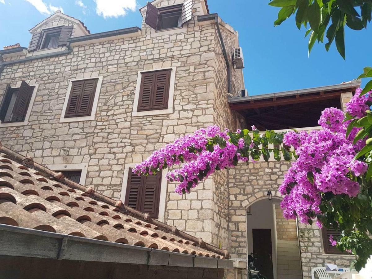 Vila Dora Supetar Exterior foto
